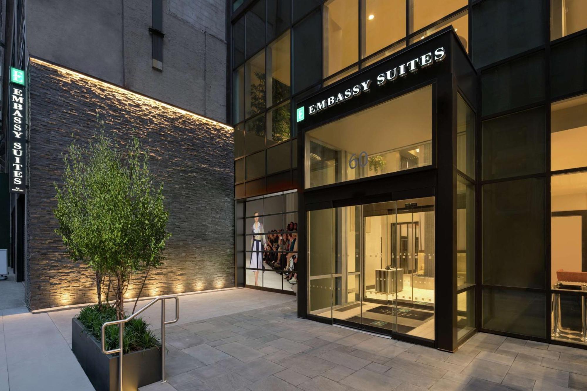 Embassy Suites By Hilton New York Manhattan Times Square Exterior photo